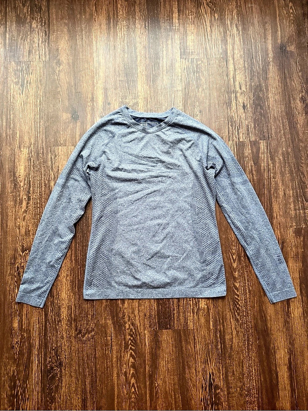 FIGS Women’s Space Navy Salta Seamless Long Sleeve Underscrub Top - Size L